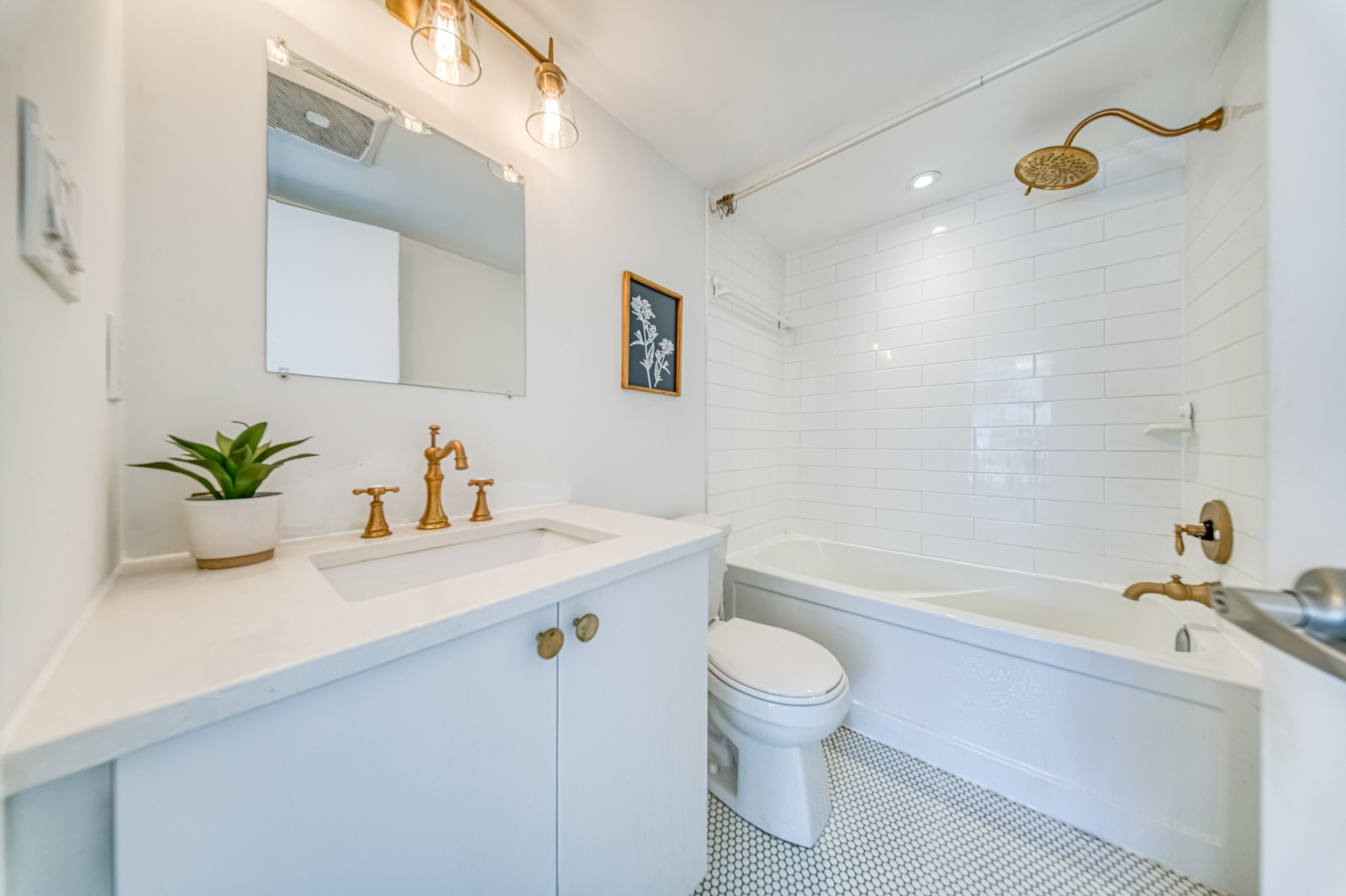 Full Bathroom